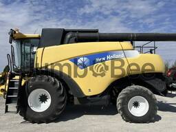 New Holland CR9070 Combine Harvester, 2007 | Worldwide Shipping
