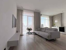 Продается 2-комнатная квартира с отдельной спальней