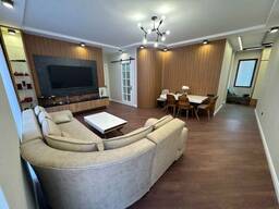 Продается 3 комнатная квартира в здании Гумбати