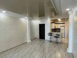 Продается квартира с отдельной спальней.