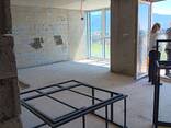 Продается новая, угловая 2-комнатная квартира площадью 55 кв. м. в Б - фото 1