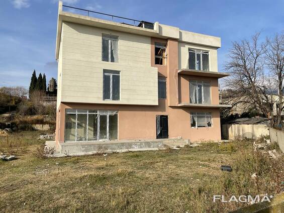 Продается новопостроенный 438 кв. м дом в Тбилиси, село Глдани, улица Тамар Мепе 12.