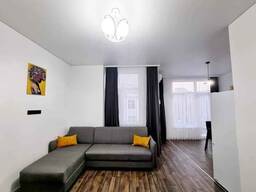 Продается квартира с отдельной спальней.