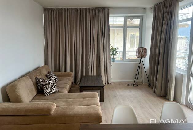 Сдается 2-комнатная квартира, 88 м², Батуми, Улица Чавчавадзе