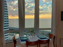 Сдается 2-комнатная квартира в центре города, с видом на море