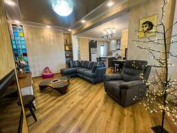 Сдается на год квартира с двумя спальнями