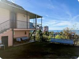 Сдаётся двухэтажный дом недалеко от центра Батуми за 400$ в месяц.