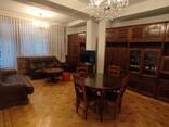 Сдаётся коммерческое помещение 170 кв. м под офис в центре Батуми за 1200$ ул. М. Абашидзе - фото 2